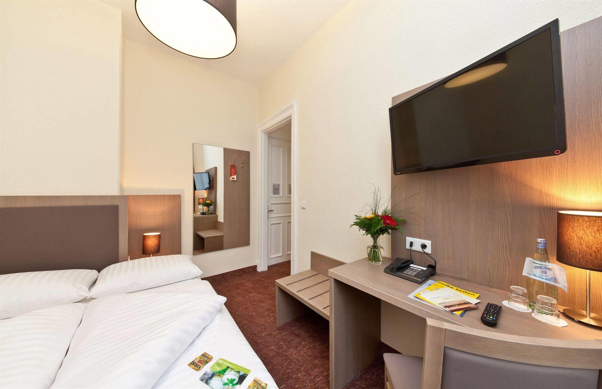 Hotel Alster Hamburg-Harburg Exteriör bild