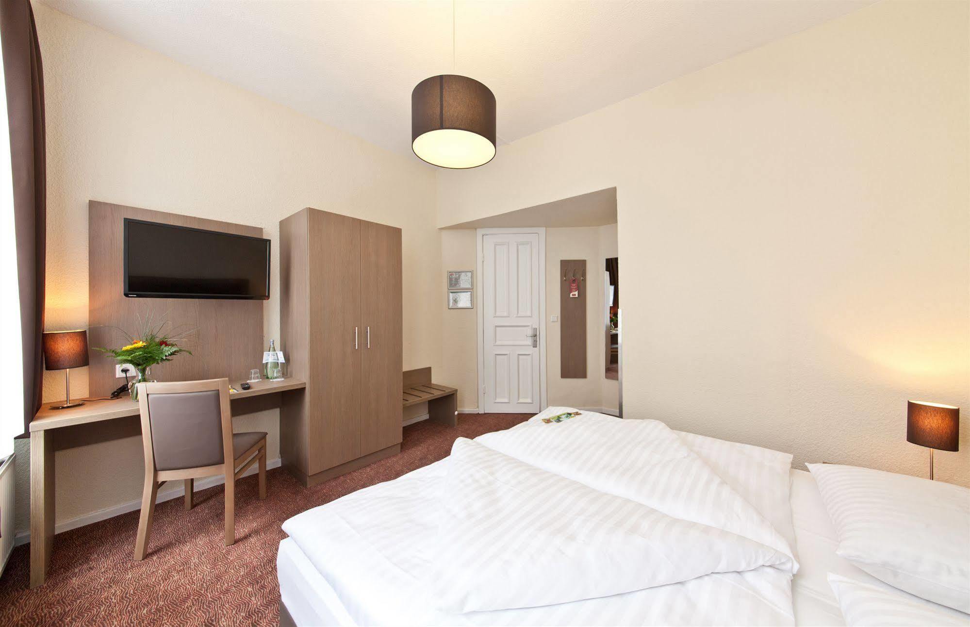 Hotel Alster Hamburg-Harburg Exteriör bild