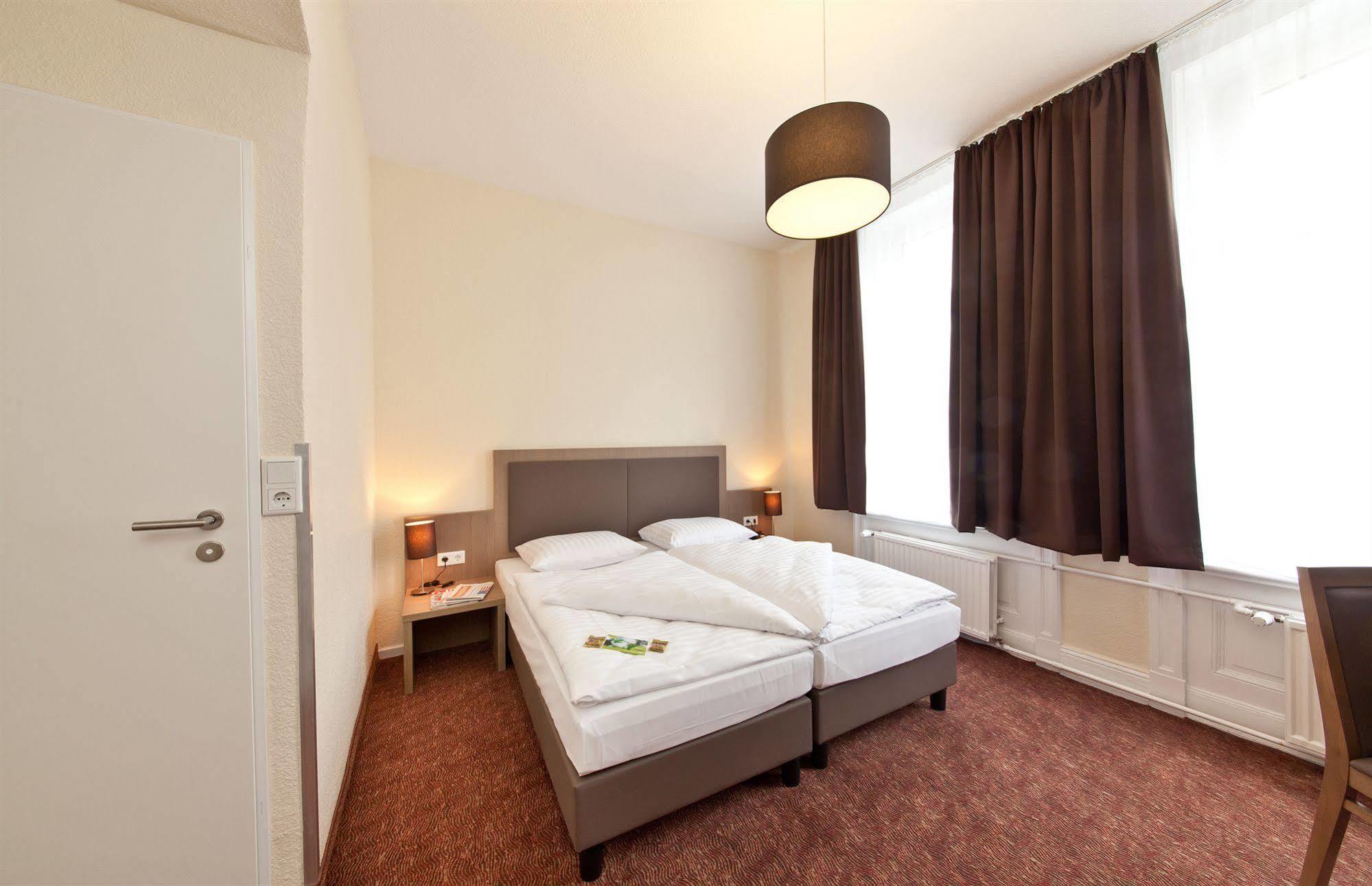 Hotel Alster Hamburg-Harburg Exteriör bild